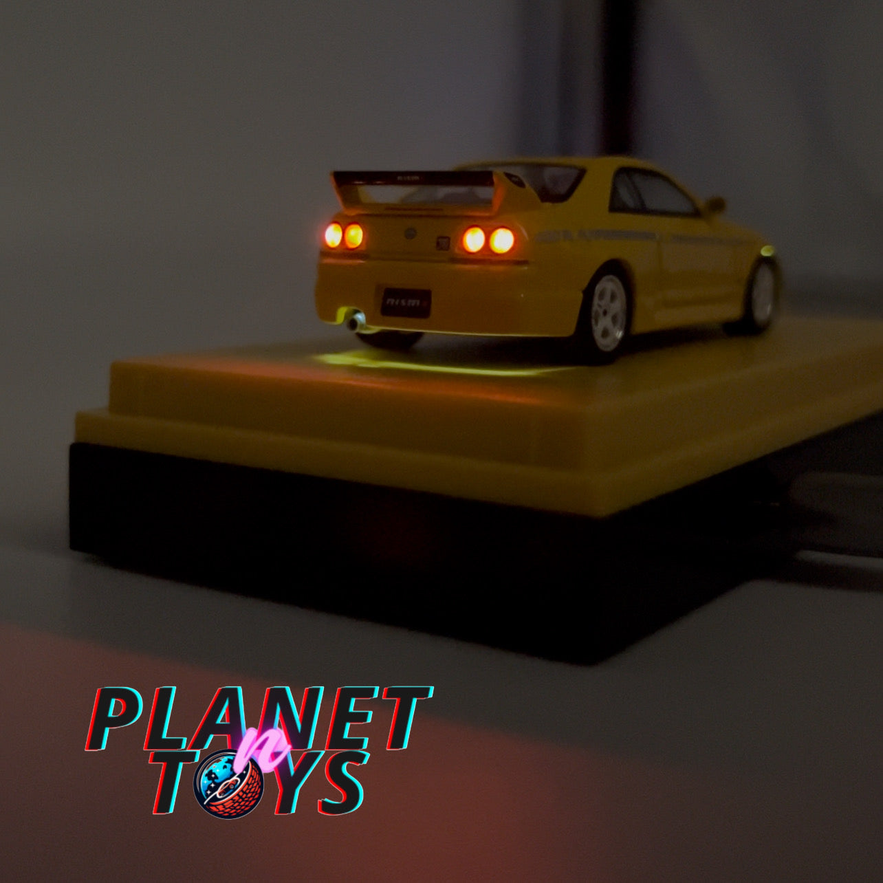 Kyosho 1:64 Nissan Nismo 400 R with MOTN LED Base Compatible – Yellow