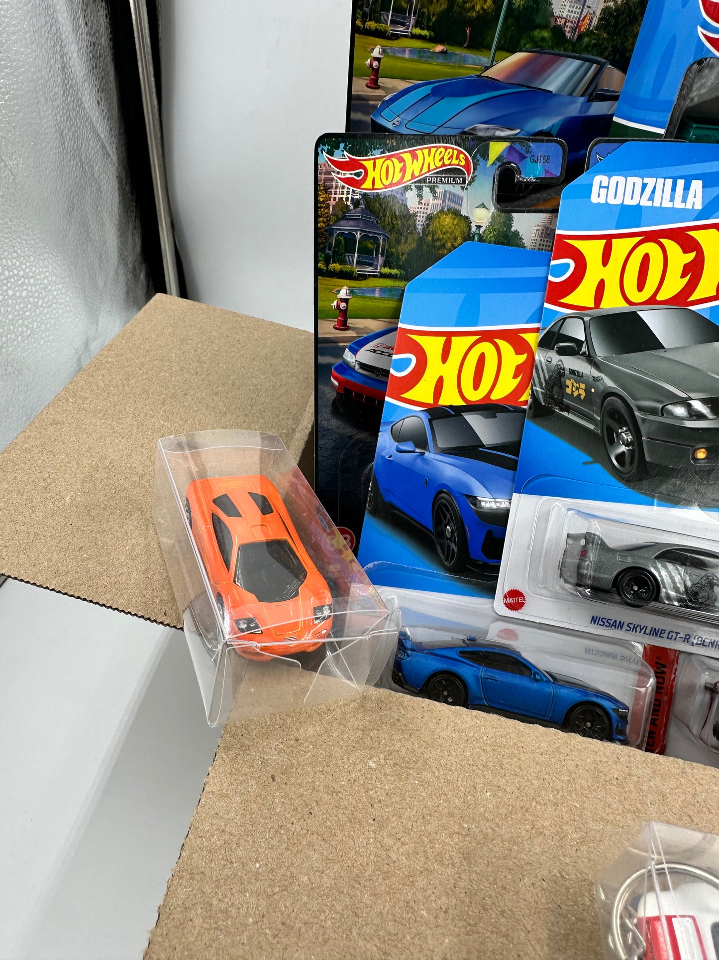 Planet n Toys Diecast Box 1:64 Assorted Collectible Hotwheels/Matchbox