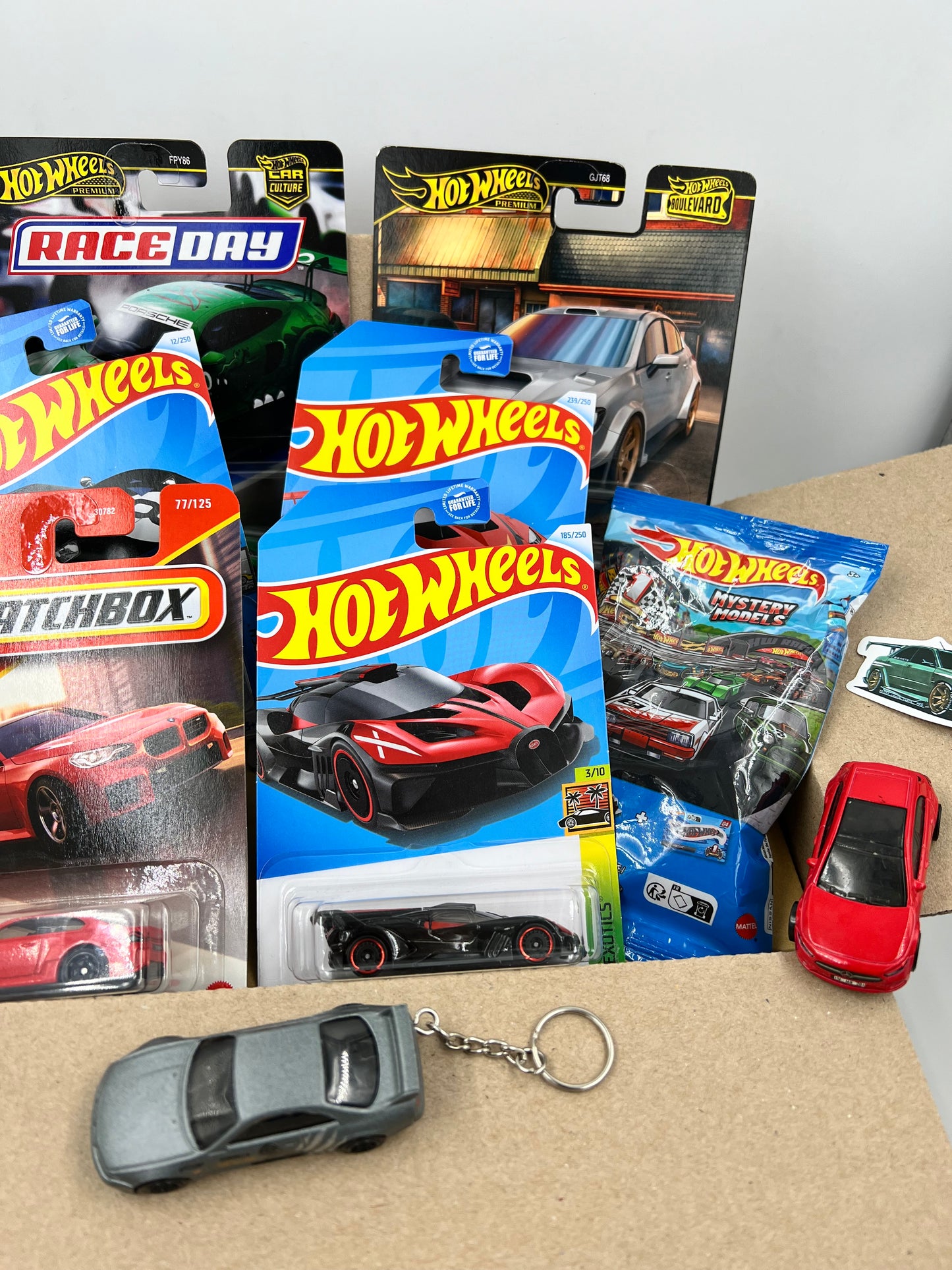 Planet n Toys Diecast Box 1:64 Assorted Collectible Hotwheels/Matchbox