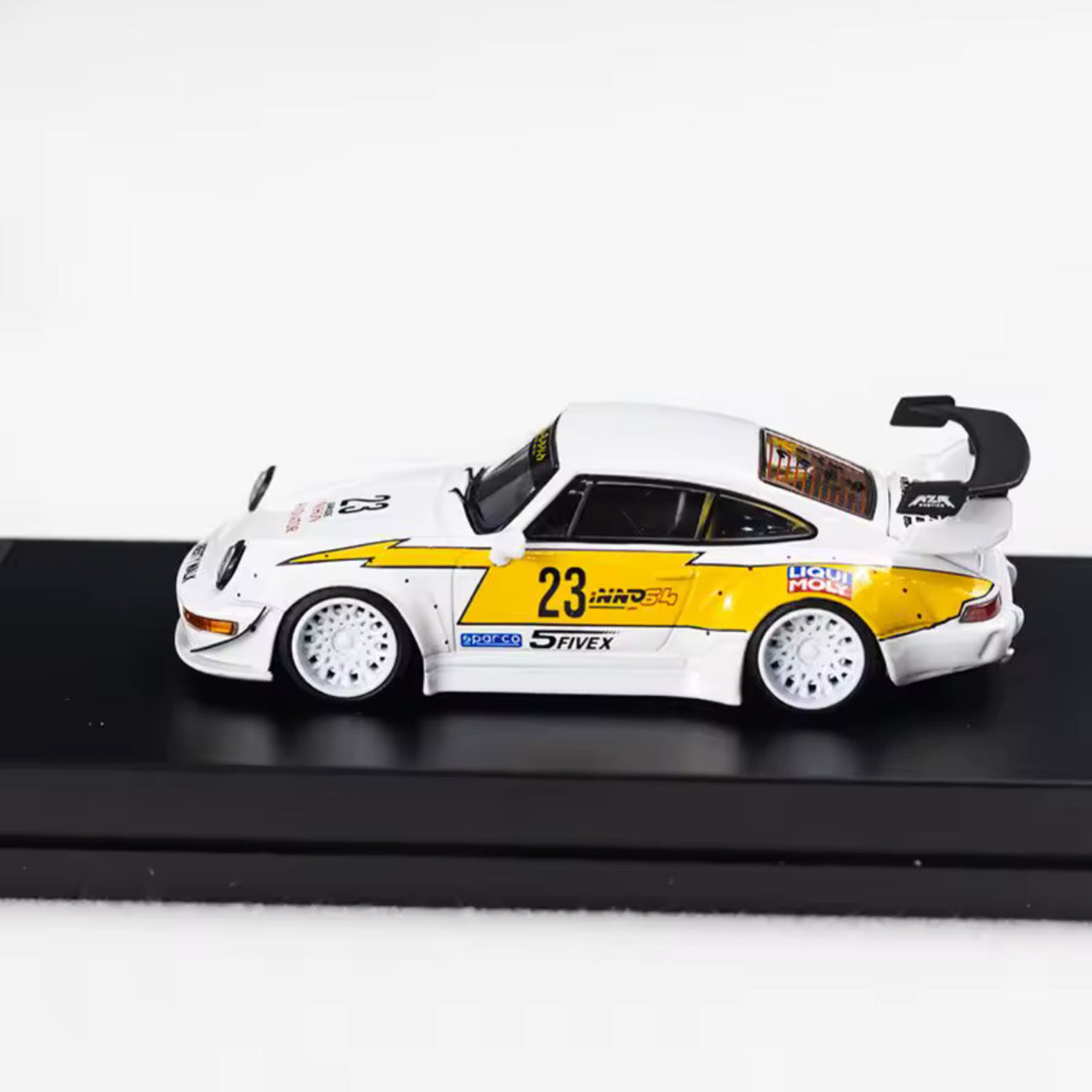 Model WU Scale 1:64 Porsche RWB 964 LBWK
