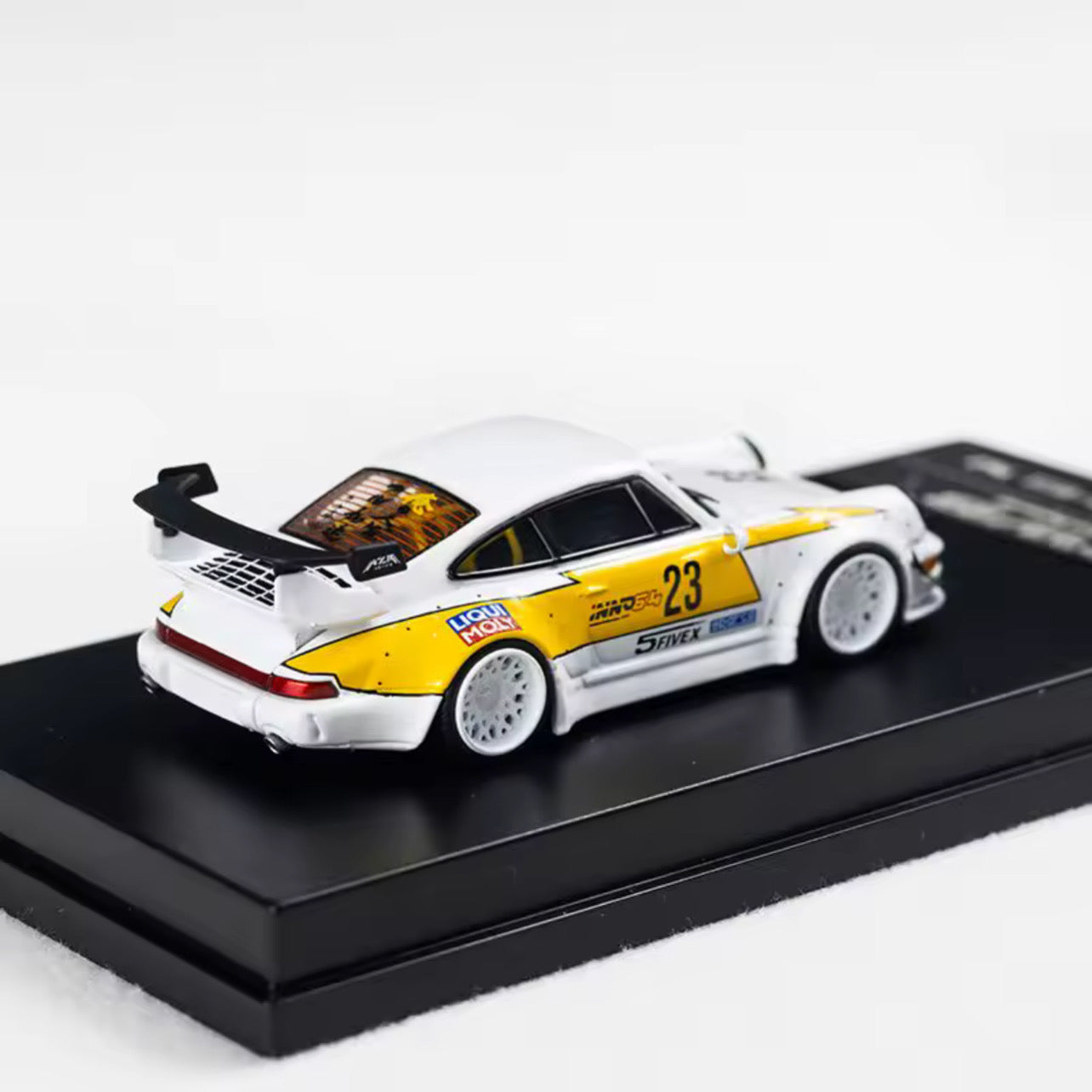 Model WU Scale 1:64 Porsche RWB 964 LBWK
