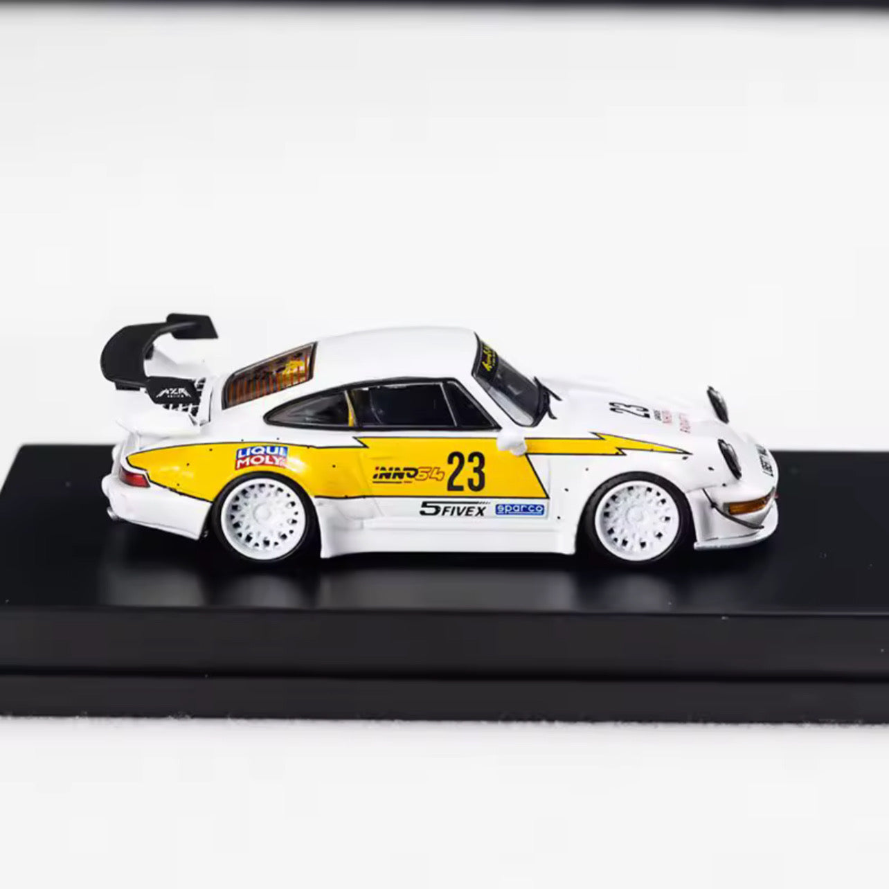 Model WU Scale 1:64 Porsche RWB 964 LBWK