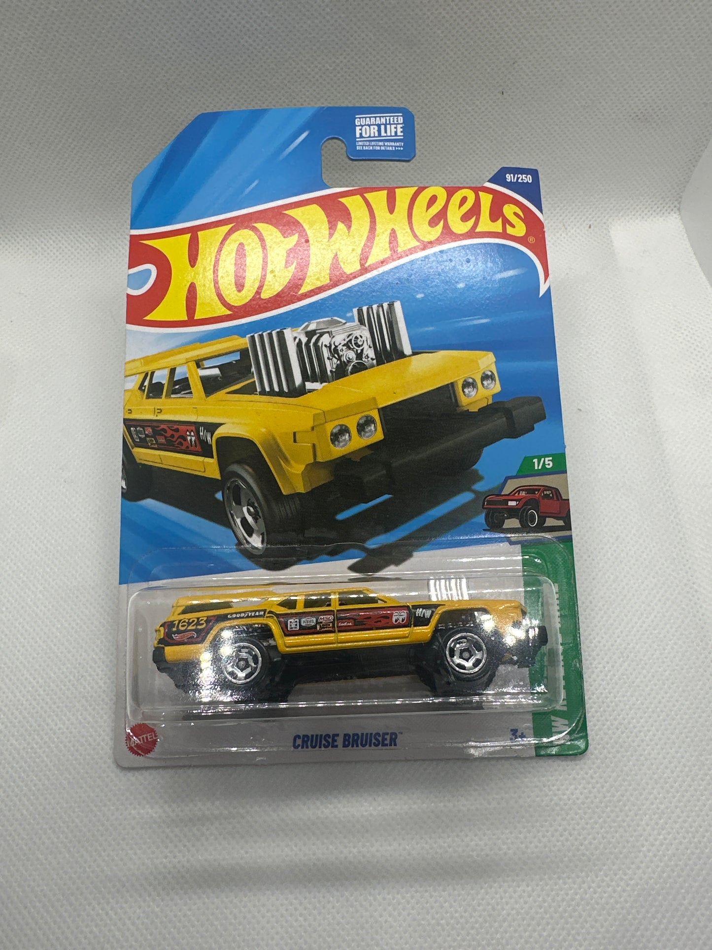 Hot Wheels  | 1:64 Diecast | HW Screen Time