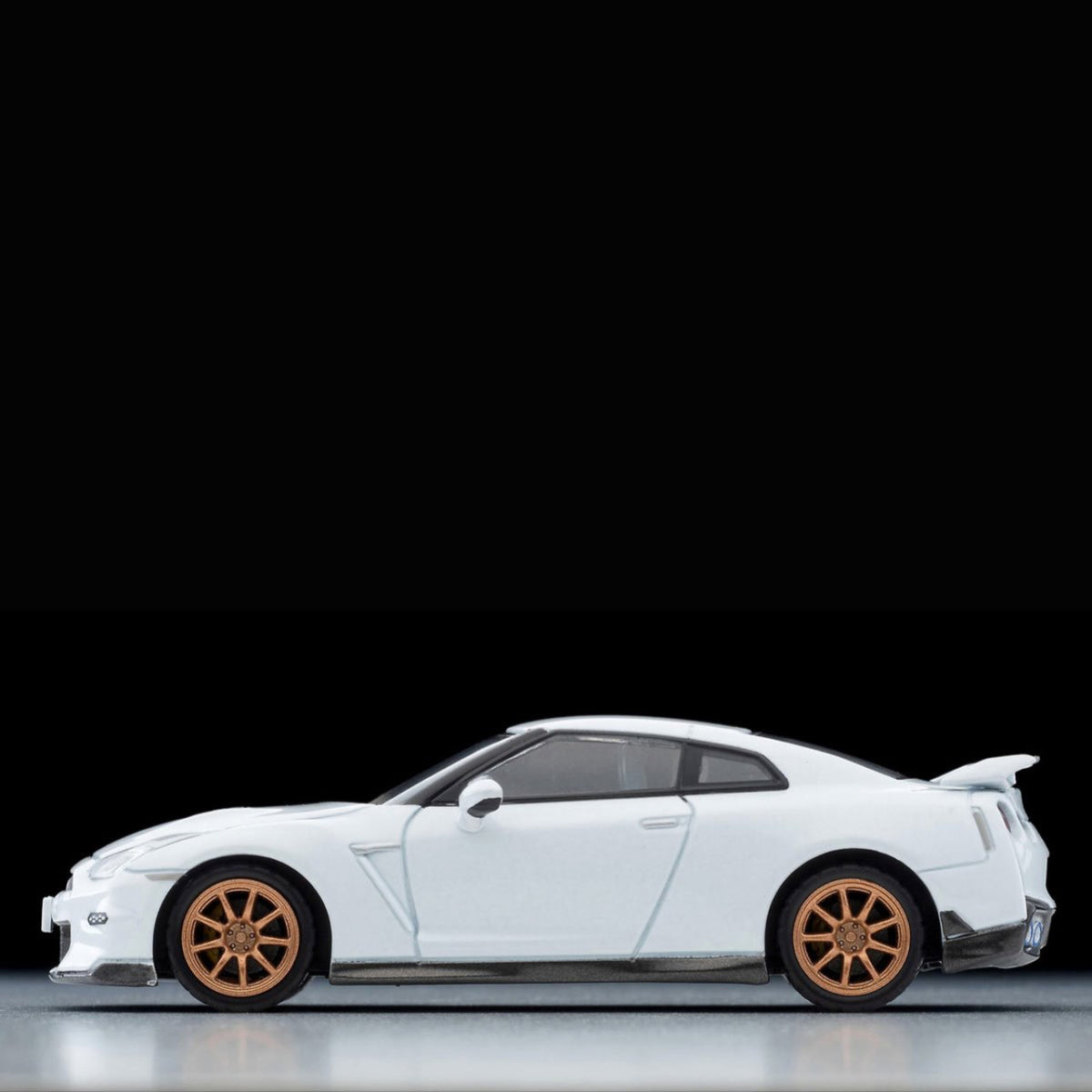Tomica Limited Vintage Neo Nissan GT-R Premium Edition T-spec 24 Model 1:64 Scale Die-Cast Metal Vehicle