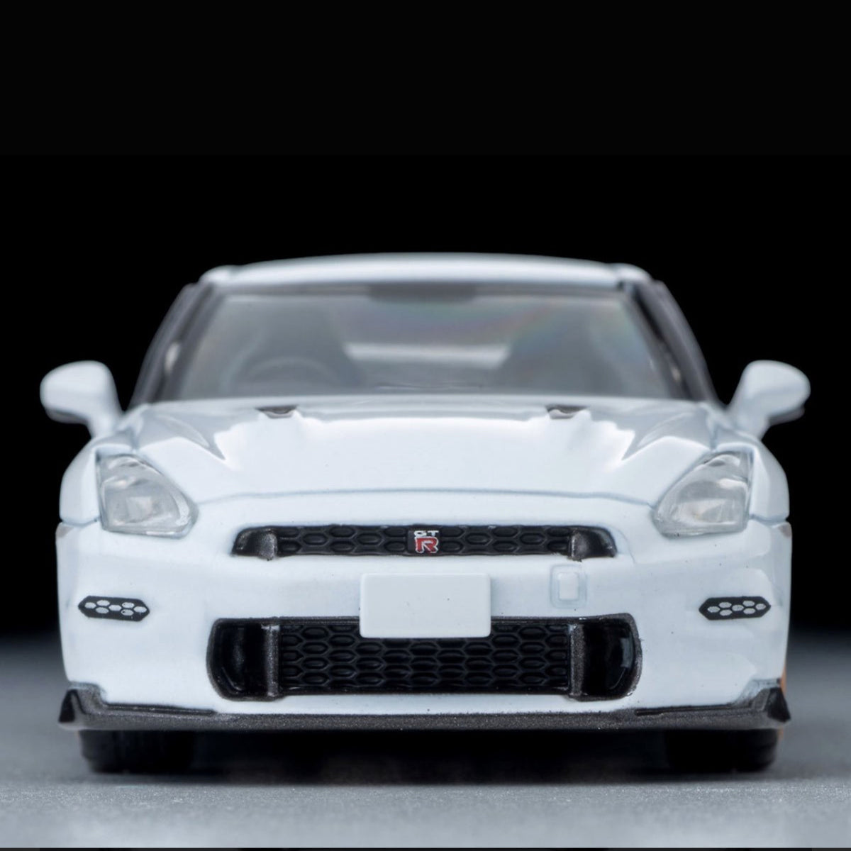 Tomica Limited Vintage Neo Nissan GT-R Premium Edition T-spec 24 Model 1:64 Scale Die-Cast Metal Vehicle