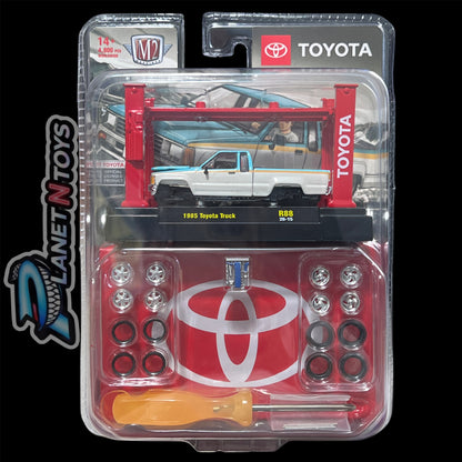 M2 Machines 1:64 Model Kit Assorted
