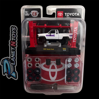 M2 Machines 1:64 Model Kit Assorted