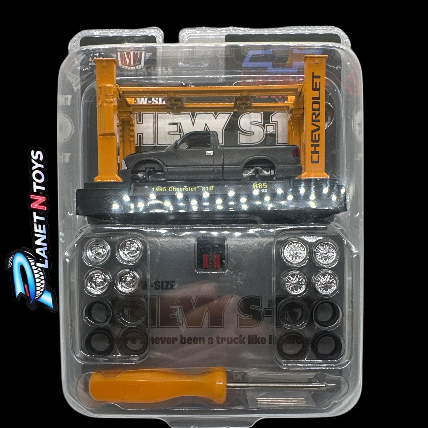 M2 Machines 1:64 Model Kit Assorted