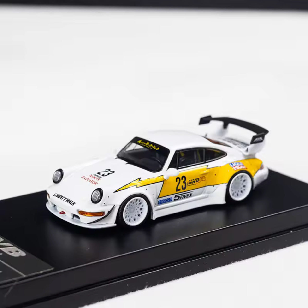 Model WU Scale 1:64 Porsche RWB 964 LBWK